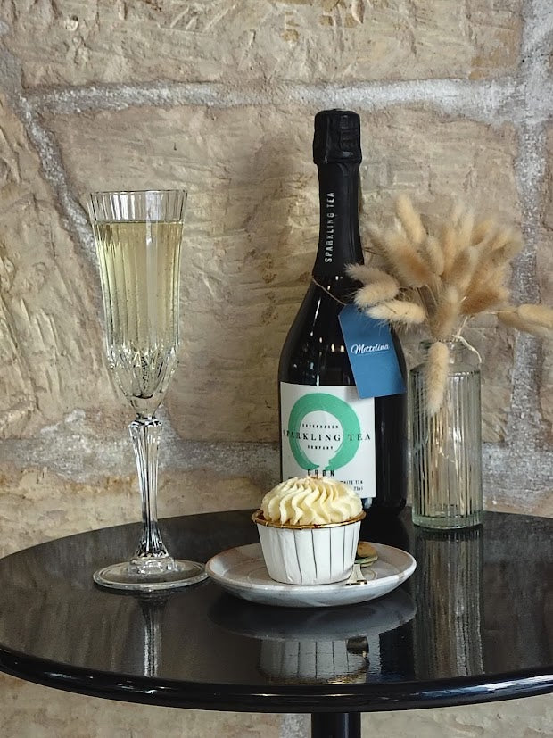 Private Mettelina Café Event Experience - Package 2: Prosecco & Cupcakes